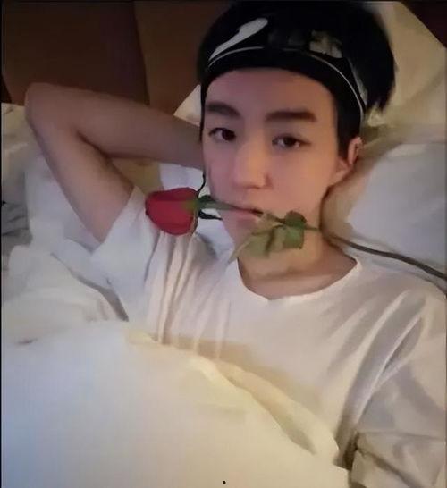 杨幂和王俊凯吃瓜视频,揭秘娱乐圈幕后真相