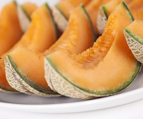 吃哈密瓜的样子视频,一睹吃瓜达人风采