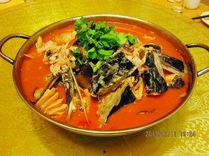 刘大瓜吃酸辣鱼泡视频,酸辣滋味尽享其中