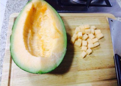 不让老婆吃哈密瓜的视频,揭秘为何妻子不能享用这美味佳果