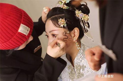 婚纱新娘吃瓜视频播放,揭秘娱乐圈幕后故事