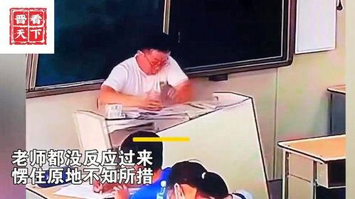 老师讲台吃瓜视频,老师与学生共度欢乐时光