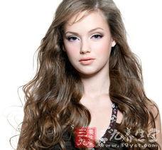 卷发美女吃瓜视频