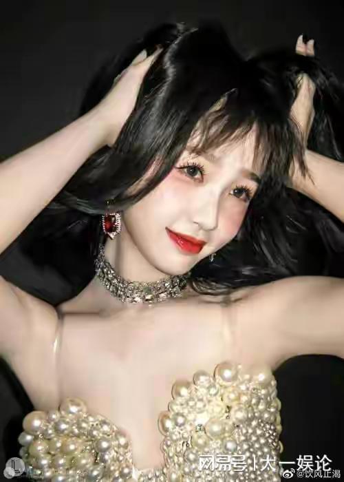 虞书欣王鹤棣吃瓜视频