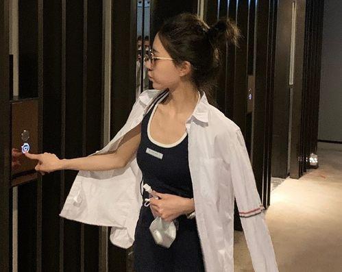 吃瓜网红毁三观视频,一场颠覆传统价值观的视觉冲击