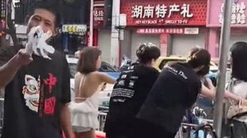 马路边吃野瓜视频,马路边美食新体验